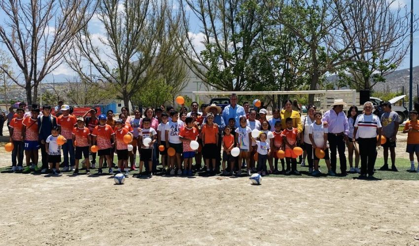 gobierno municipal lleva a cabo construcción de cancha sintética en la unidad deportiva “Nuevo Amanecer”.