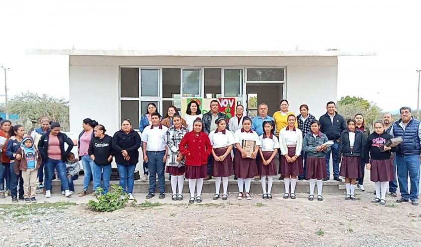 gobierno municipal contruye nueva aula en ej. 20 de nobiembre